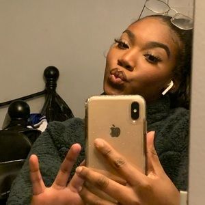 Meet your Posher, Laila